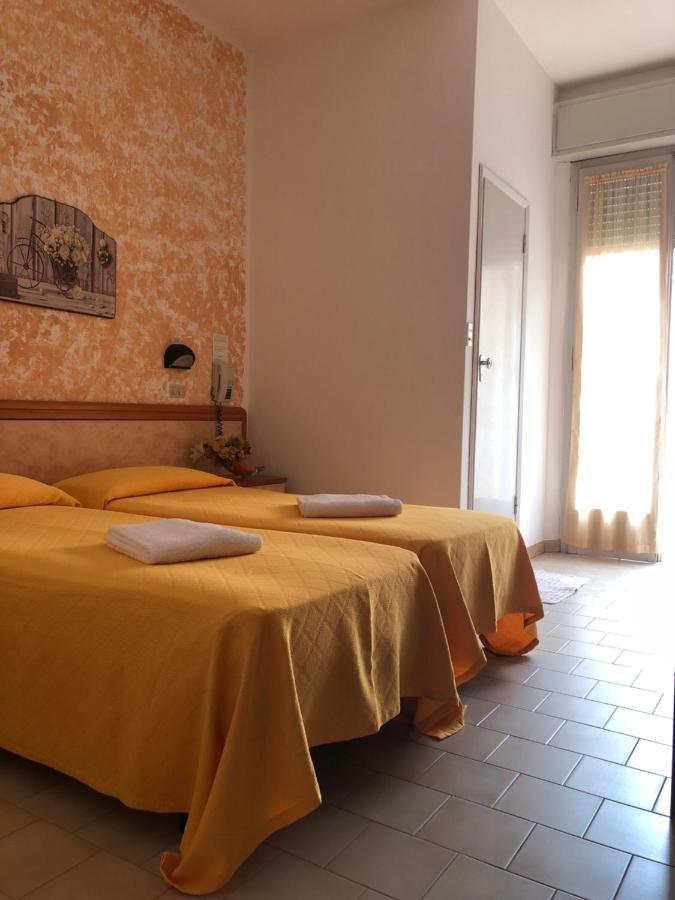 Hotel Serenella Vintage Rimini Exterior photo
